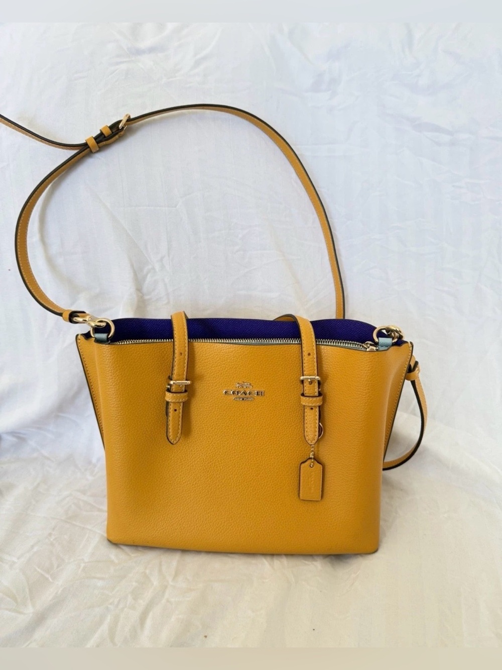 🌸 Coach Spring Color Shoulder Bag – Great Mother’s Day Gift